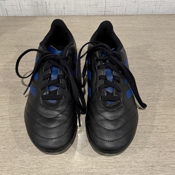 Adidas Boys Cleats size 3.5 - Picture 1 of 3